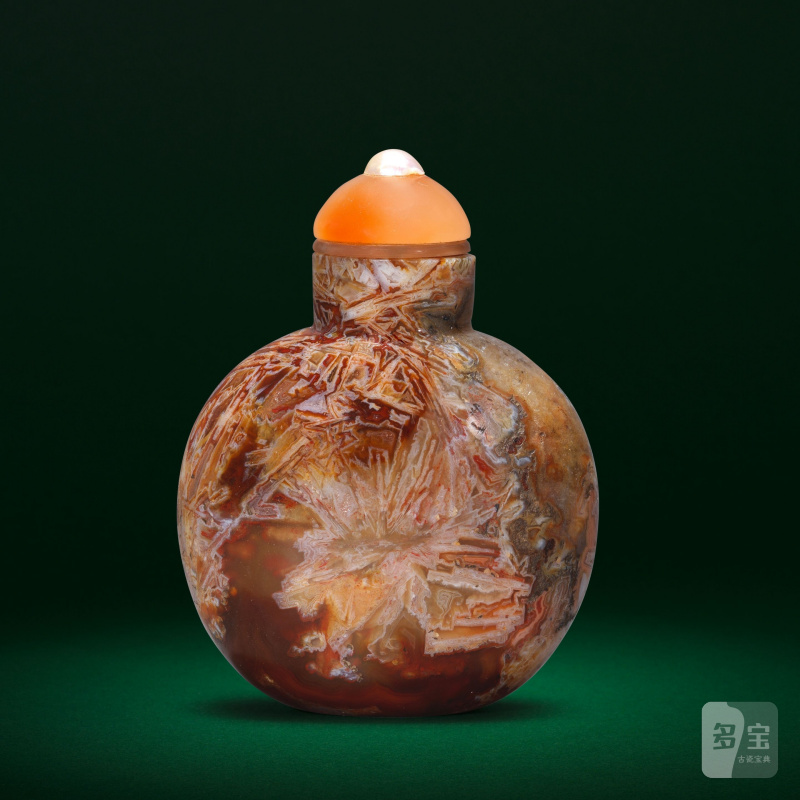 十八/十九世紀 石英鼻煙壺 | A MOTTLED QUARTZ SNUFF BOTTLE